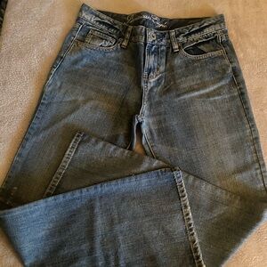 American Eagle Original Blue Jeans, stretch, sz 8. Worn 2 or 3 times.